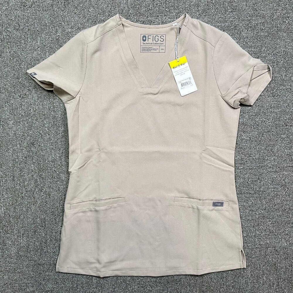 FIGS NWT Casma Three Pocket Medical Nursing Scrubs Top Beige Boulder Size XXS